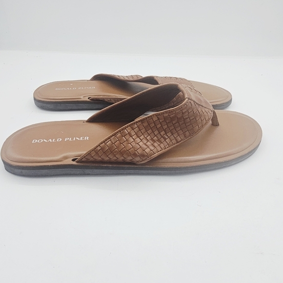 Donald J Pliner Palmer Calf Leather Flip-Flops Saddle/Cognac Size 12M NWOT main image 4